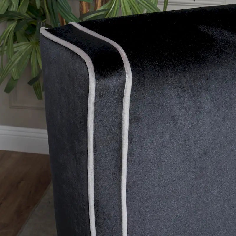 Fauteuil club en velours à dossier haut avec large dossier