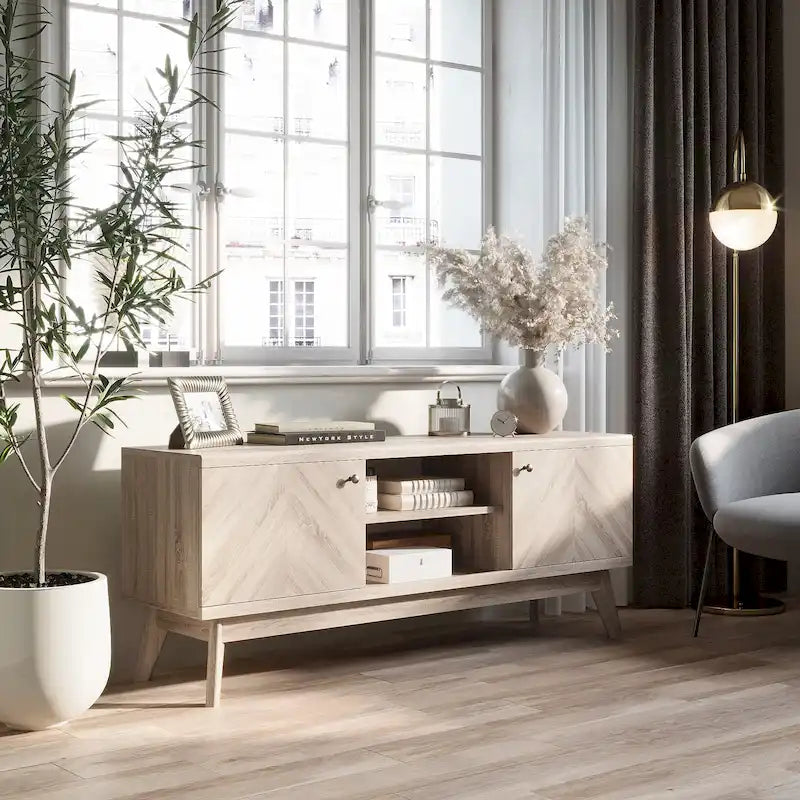 Meuble TV avec portes de placard à chevrons et pieds en bois, convient aux téléviseurs jusqu'à 65 pouces